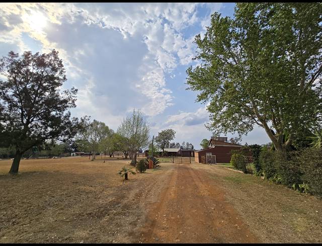 2HA FARM FOR SALE IN MANTEVREDE
